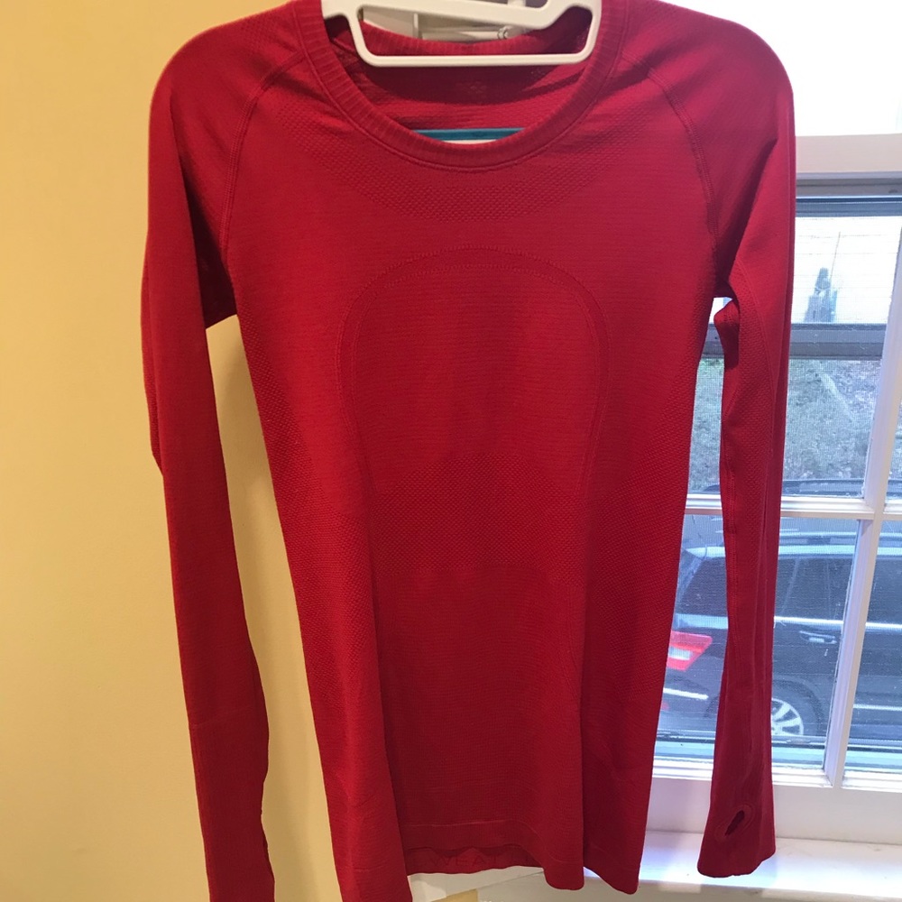 LuLulemon red running shirt 6